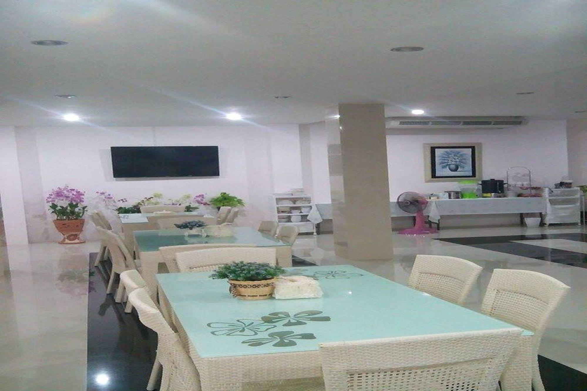 The Zara Double Tree Hotel Ubon Ratchathani Exterior foto